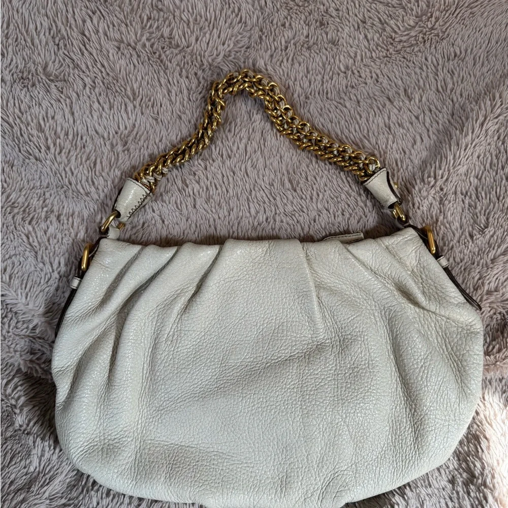 Prada White Leather Shoulder Bag with Gold Chain - Picture 2 of 11